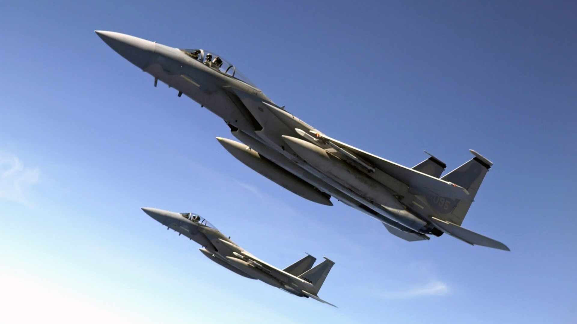 爱游戏中国官方登录入口网站-迈阿密海豚队在季后赛中表现出色，迈阿密海边球场