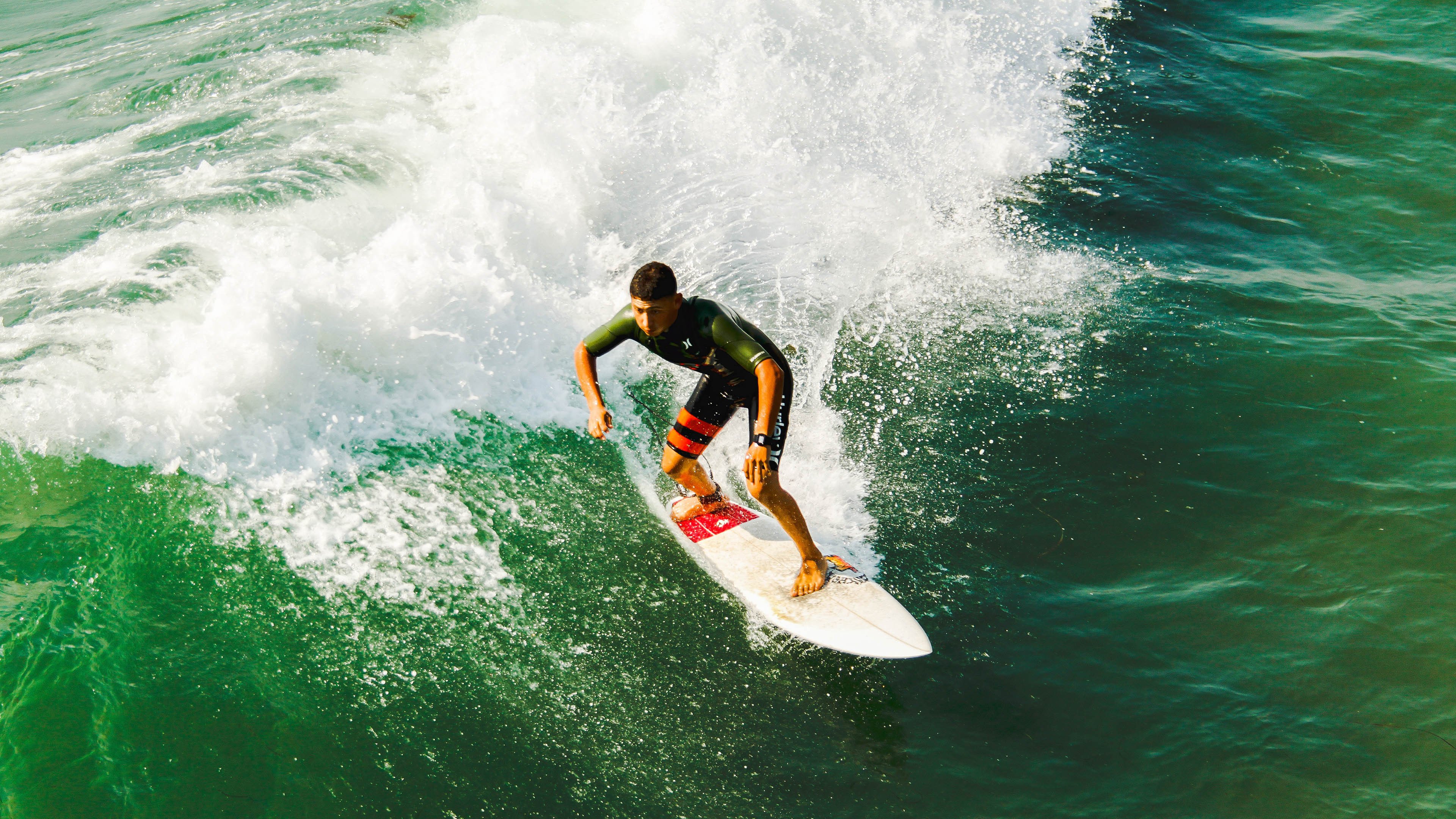三线紧逼促成快速得分节奏，三线紧线示意图